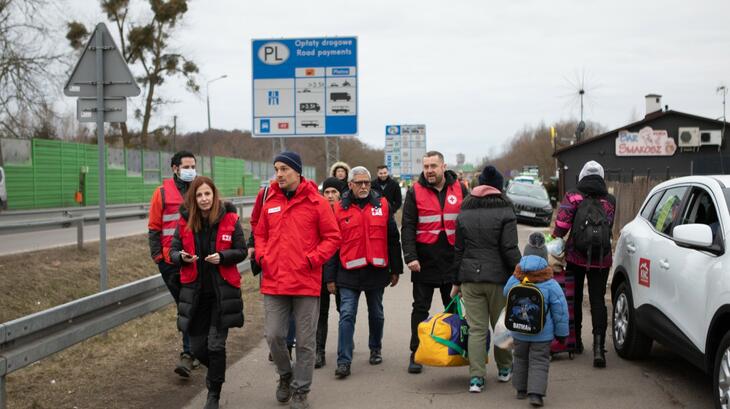 IFRC Secretary General joins fellow IFRC colleagues at the Ukrainian border crossing in Dorohusk in early March 2022 to see Red Cross and Red Crescent support to those fleeing the escalating conflict in Ukraine.